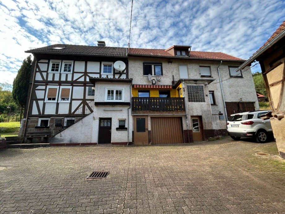 Ansicht vom Hof mit Nachbarhaus Doppelhaush�lfte Waldkappel