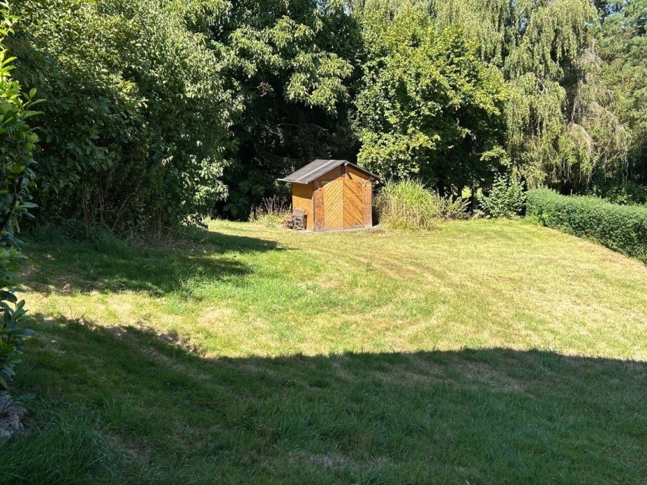 Garten mit Gartenh�tte Einfamilienhaus Spangenberg