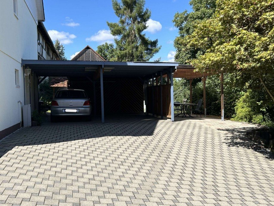Hof mit Carport Einfamilienhaus Spangenberg