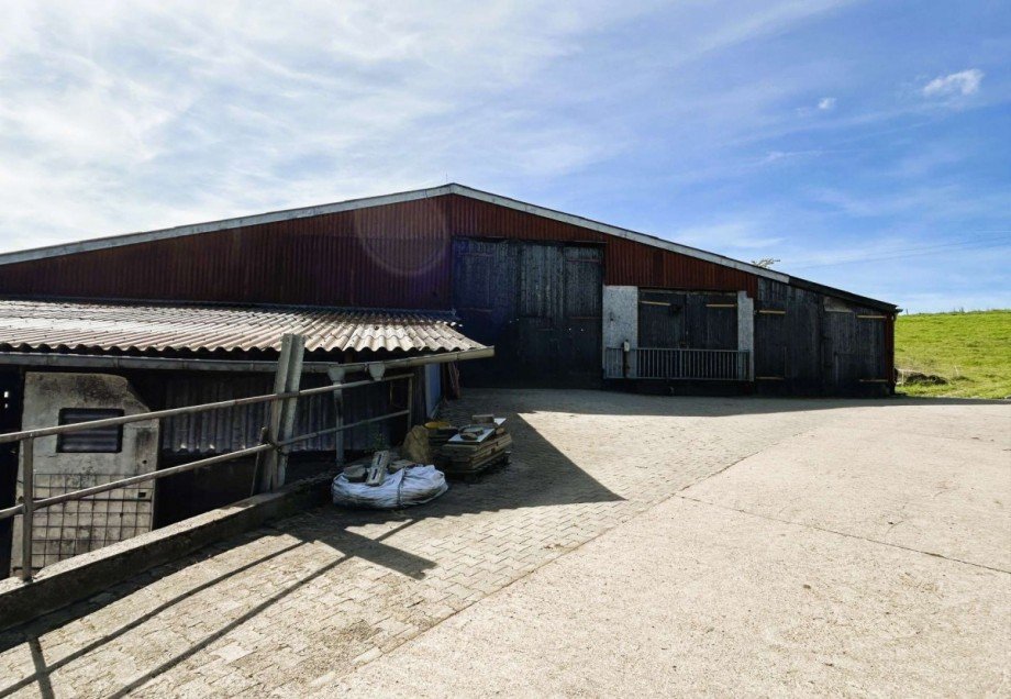 13 Traktor- Maschinengarage und Ballenlager Bauernhaus Ringgau