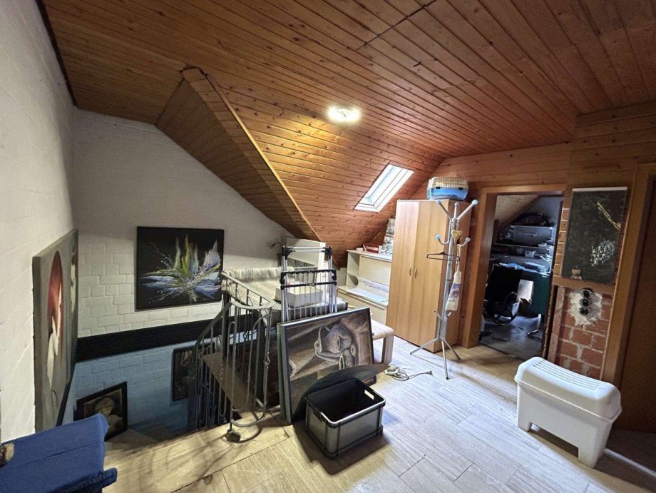 1 Hauptwohnung im EG und DG Bild 15 Diele im OG Haus Ringgau