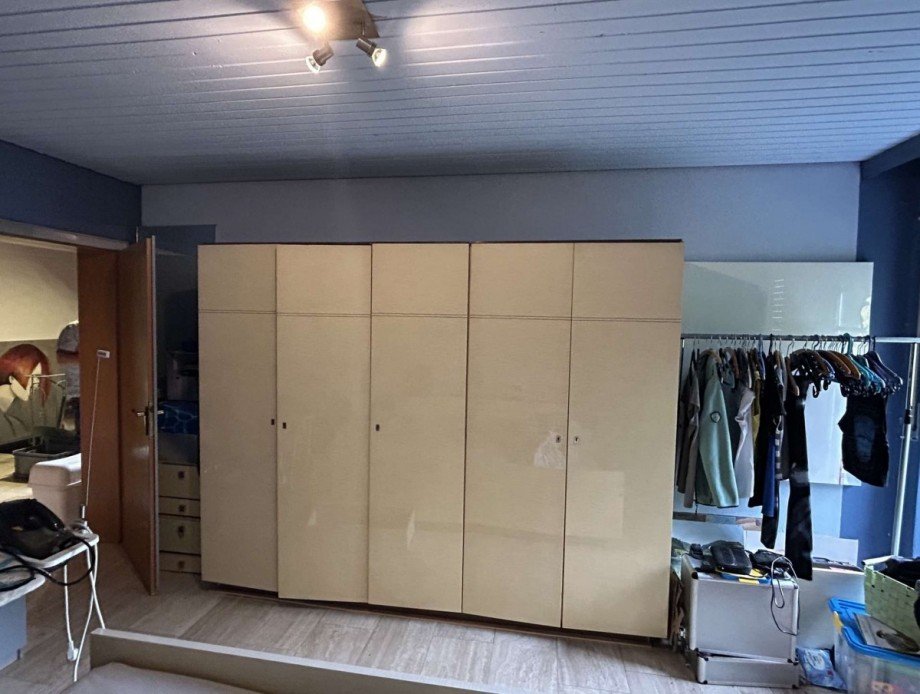 1 Hauptwohnung im EG und DG Bild 19 Schlafzimmer Haus Ringgau