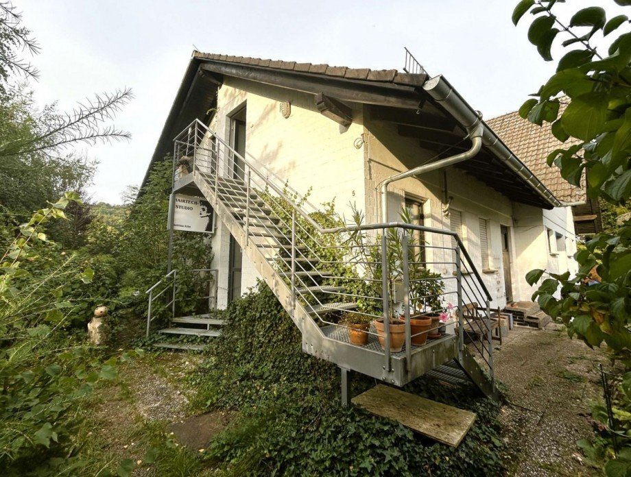 3 ELW im DG - Bild 1 Eingang Haus Ringgau