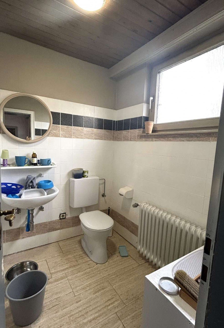 1 Hauptwohnung im EG und DG Bild 3 G�ste WC Haus Ringgau